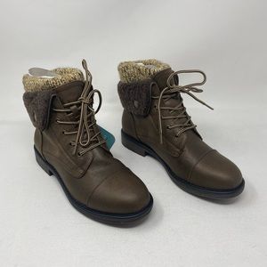 COPY - White Mountain Cliffs Size 7.5